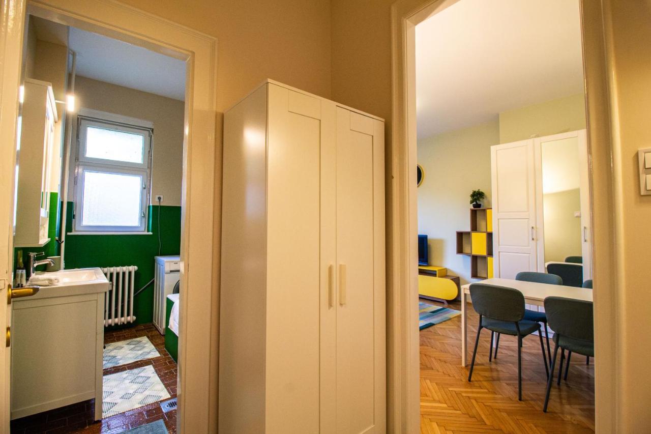 Small Paris Budapest Eksteriør bilde
